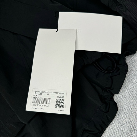 Lululemon Lightweight Bomber Jacket Cinch Hem Black Size XL NWT - Picture 12 of 14